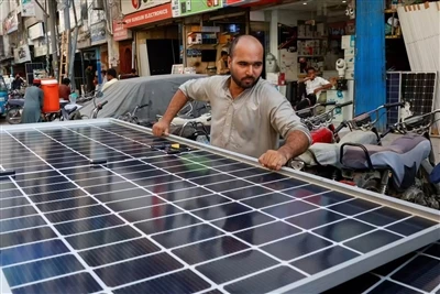 India’s ALMM List II Updated: Solar Cell Capacity Hits 23.7GW, Local Silicon ...